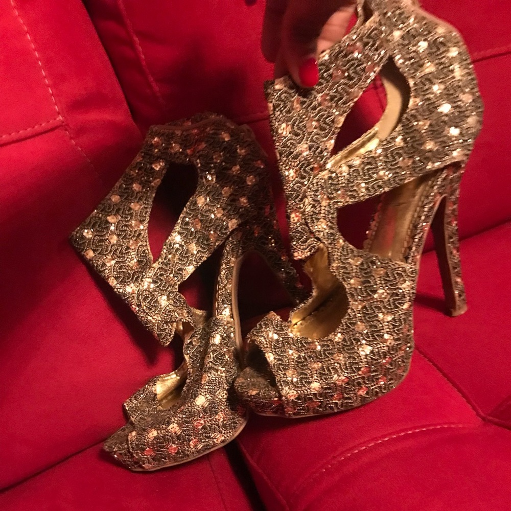 Beautiful gold high heels (sparkly)
